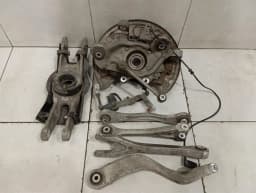 MERCEDES-BENZ Mercedes W205 Coupe C63 AMG Right Rear Hub A2053501614 Wheel Bearing Housing Rear Re- — thumbnail 2
