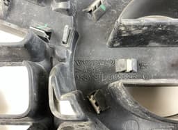 VOLVO 30756996 Radiator Grille VOLVO V70 III (BW) (2007-2016) — thumbnail 4