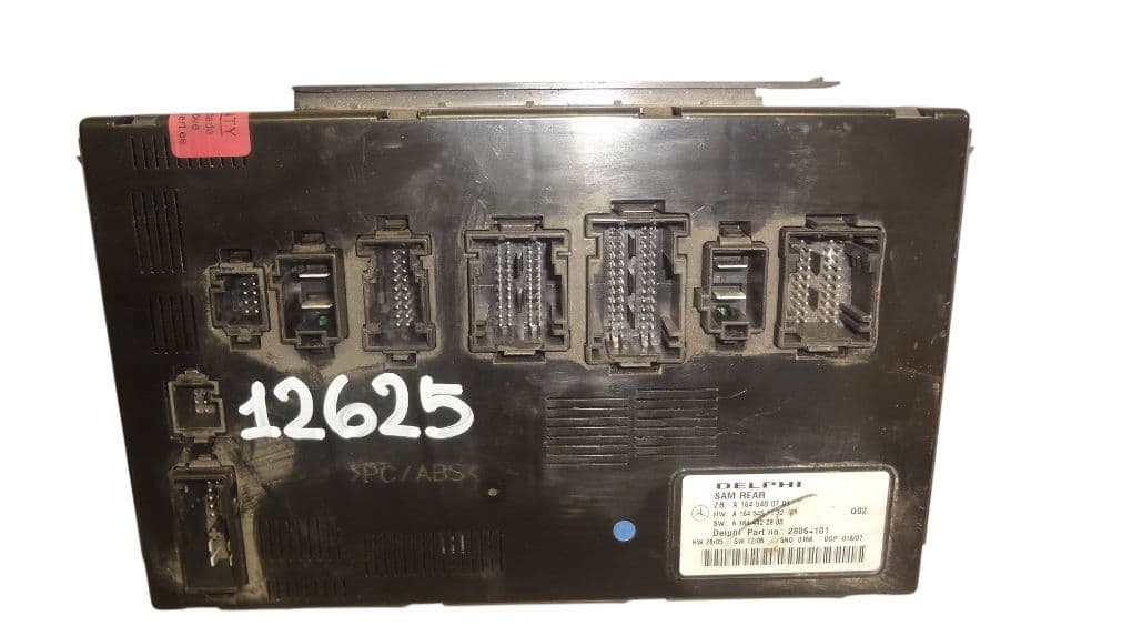 MERCEDES-BENZ A1645457132 A1644422800 Fuse box MERCEDES-BENZ ML-CLASS (W164) (2005-2011)