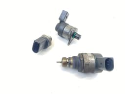 MERCEDES-BENZ 0281002927 A6420740284 0281002985 Fuel pressure regulator set MERCEDES-BENZ E-CLASS (W212) (2009-2016) — thumbnail 1