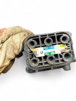 MERCEDES-BENZ A2123200358 2123200358 Air suspension valve block MERCEDES-BENZ E-CLASS (W212) (2009-2016) — thumbnail 6