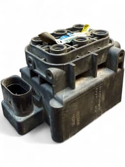 MERCEDES-BENZ A2123200358 2123200358 Air suspension valve block MERCEDES-BENZ E-CLASS (W212) (2009-2016) — thumbnail 2