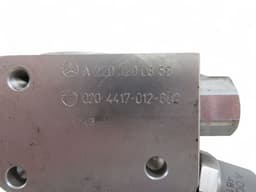 MERCEDES-BENZ A2203270215 A2203270231 A2203200858 Air suspension valve block MERCEDES-BENZ SL-CLASS (R230) (2001-2012) — thumbnail 4