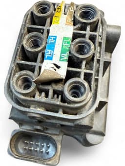 MERCEDES-BENZ A2123200358 2123200358 Air suspension valve block MERCEDES-BENZ E-CLASS (W212) (2009-2016) — thumbnail 7
