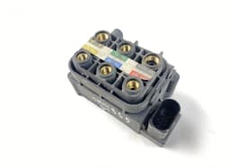 MERCEDES-BENZ A2123200358 Air suspension valve block MERCEDES-BENZ E-CLASS (W212) (2009-2016) — thumbnail 1