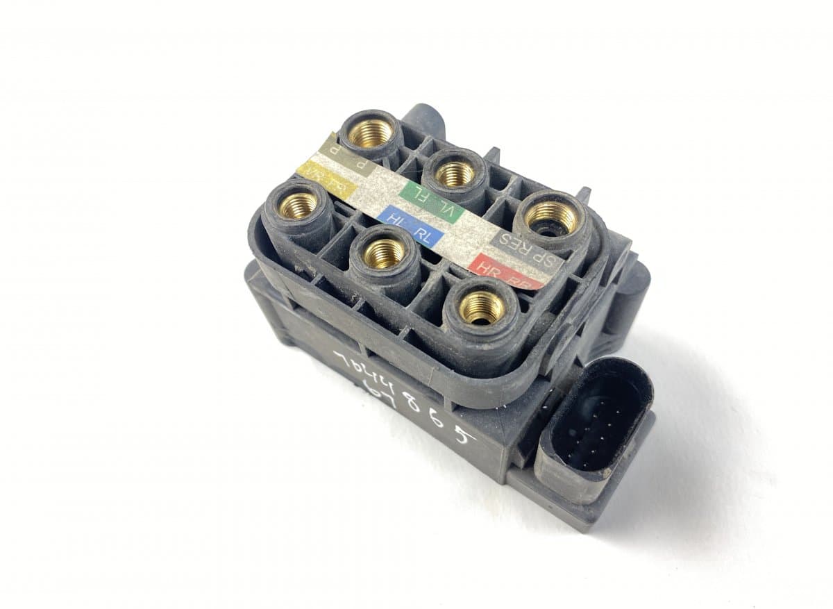 MERCEDES-BENZ A2123200358 Air suspension valve block MERCEDES-BENZ E-CLASS (W212) (2009-2016)