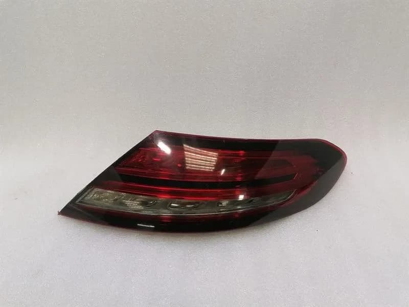MERCEDES-BENZ Mercedes C W205 right rear light A2059063205 defect tail light rear right-