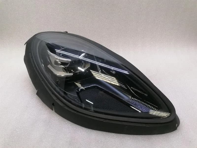 PORSCHE 19-22 Porsche Macan 95B Right Headlight 95B941080AT PDLS Headlight Right-
