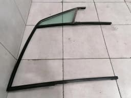 PORSCHE Porsche 911 1984-1989 Right Front 1/4 Glass 91154251200 Door Window 1/4 Front Re- — thumbnail 4