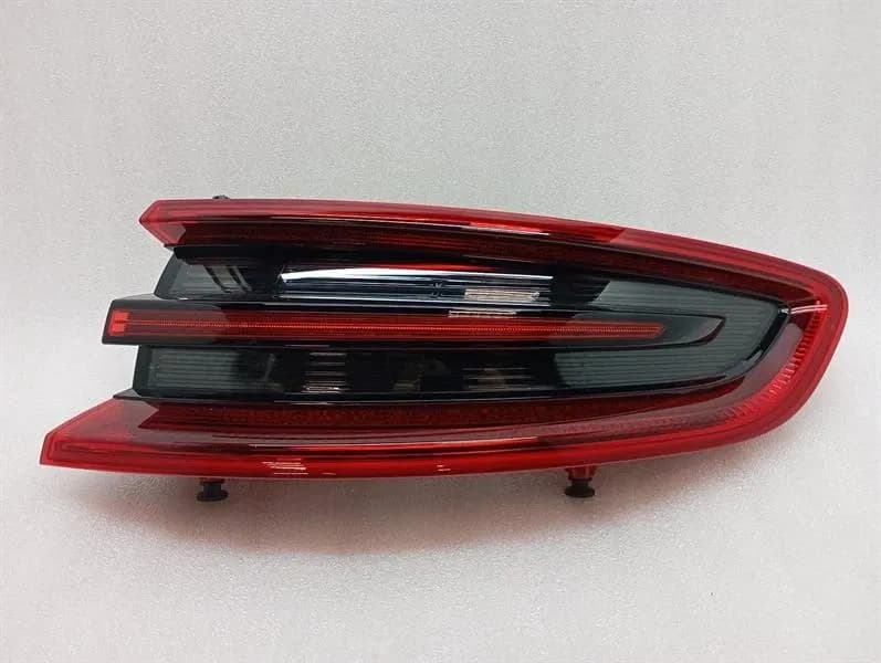 PORSCHE Porsche Macan 95B right rear light 95B945096D tail light rear right-