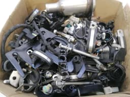 FERRARI Ferrari 599 GTB F141 SCREWS V12 Screws Bolts From One Car Set Bolts- — thumbnail 3