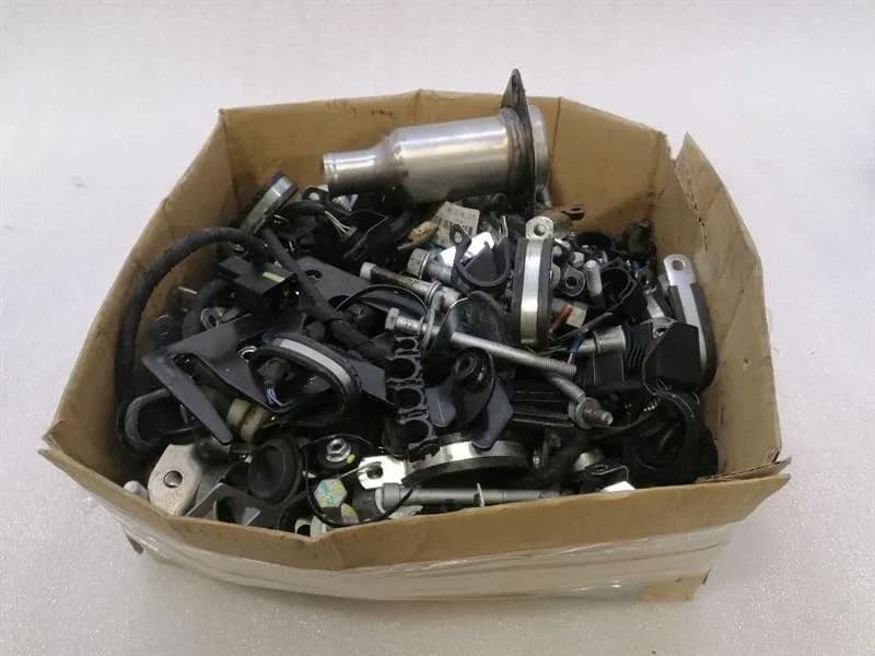 FERRARI Ferrari 599 GTB F141 SCREWS V12 Screws Bolts From One Car Set Bolts-