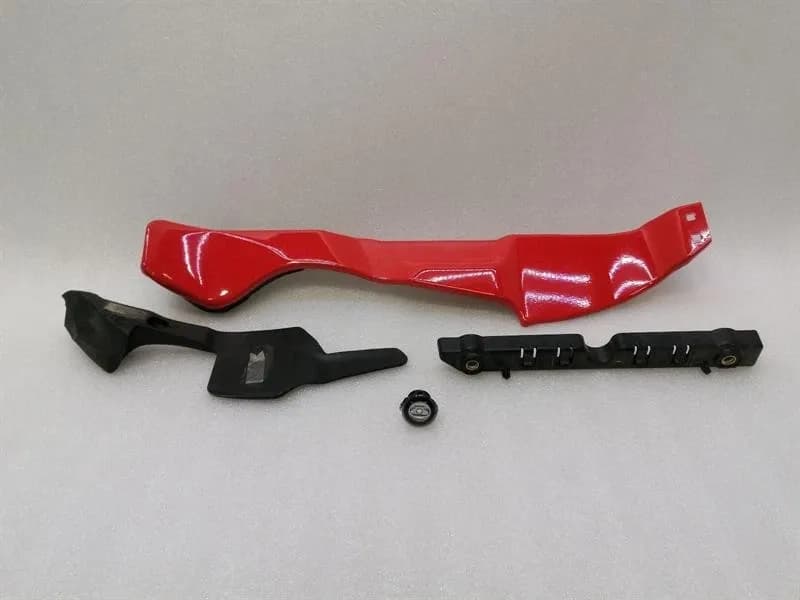 FERRARI Ferrari F12 Berlinetta F152 Right Wing Bracket 88188911 Fender Bracket-