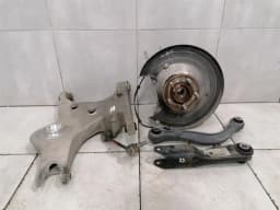 LAND ROVER Range Rover Sport L494 Right Rear Hub LR043593 Wheel Bearing Housing Rear Re- — thumbnail 1
