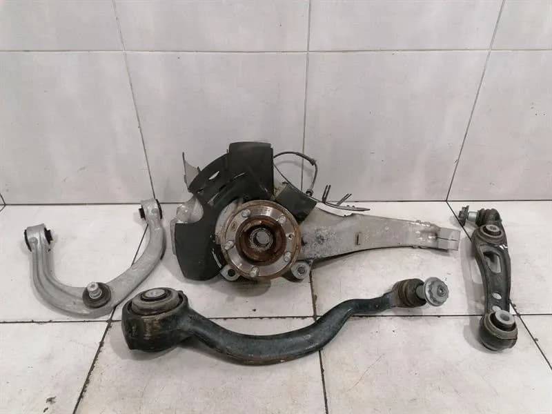 Land Rover Range Rover Sport L494 Left Front Hub LR043582 Front Wheel Bearing Housing -