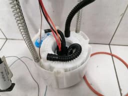 MERCEDES-BENZ MERCEDES W463A W464 18-24 G63 AMG Fuel Pump Electric A4634705900 Fuel Pump- — thumbnail 4