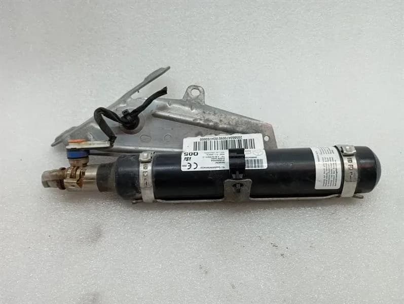 MERCEDES-BENZ Mercedes C Class W205 Engine Bay Extinguisher A2058604700 Engine Fire Extinguisher-