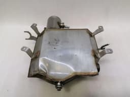 ASTON MARTIN ASTON MARTIN VANTAGE V8 OIL SUMP WITH DEFECT! 6G33-6C702-AC OIL PAN WITH DEFECT!- — thumbnail 9