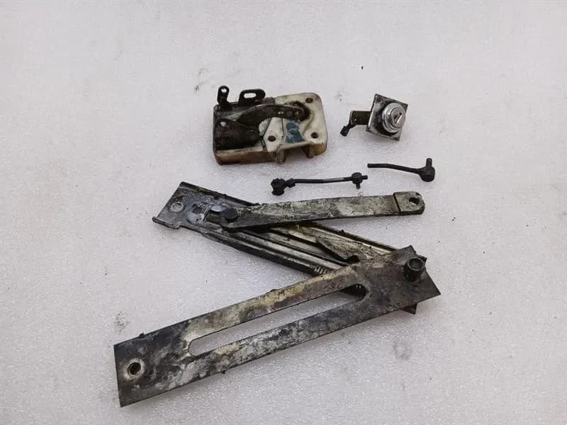 Aston Martin Vantage AM Series 3 1973-1978 Door Lock Door Lock -