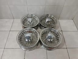 ASTON MARTIN Aston Martin Vantage AM 3 1973-1978 Alloy Wheel Set XW474 Jaguar Alloy Wheel Set- — thumbnail 3