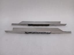 ASTON MARTIN ASTON MARTIN VANTAGE AM SERIES 3 1973-1978 FENDER WING MOULDINGS L+R- — thumbnail 4