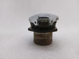 ASTON MARTIN Aston Martin Vantage AM Series 3 1973-1978 Fuel Cap Set of 2 Fuel Cap - — thumbnail 7