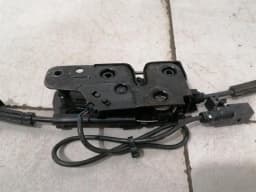 AUDI Audi R8 Type 42 V10 5.2 Spyder boot lock 8K2823746 tailgate lock- — thumbnail 3