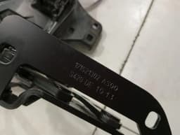 AUDI Audi R8 Type 42 V10 5.2 Spyder soft top hinge 427825131F soft top hinge- — thumbnail 7