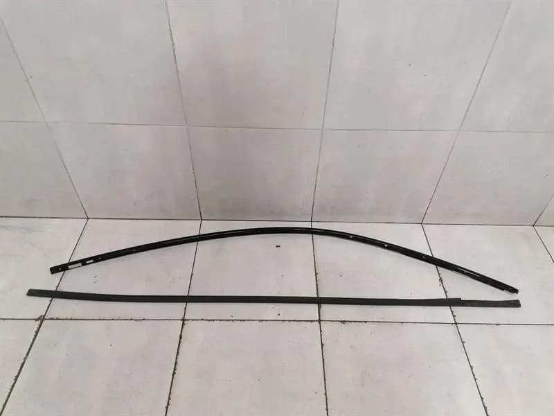 AUDI Audi R8 4S V10 RWD Right Roof Moulding 4S8853706 Right Roof Strip -