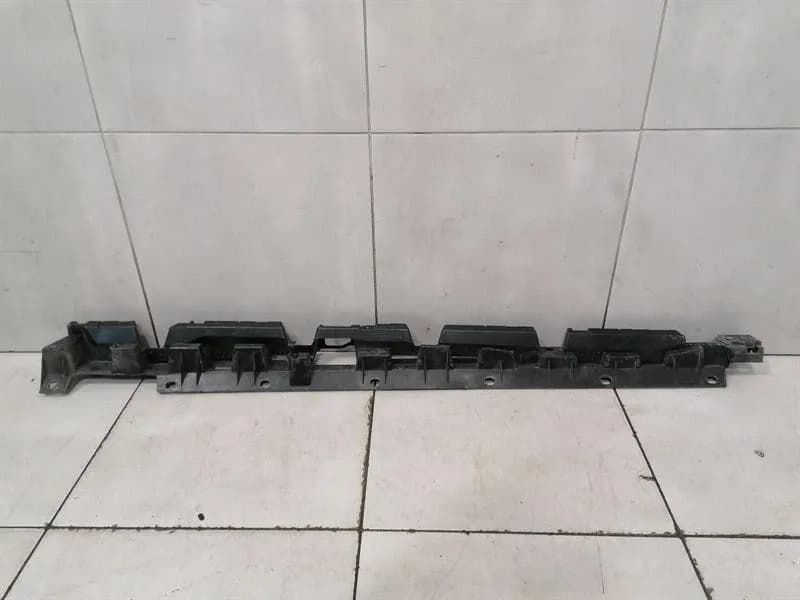 AUDI Audi R8 4S V10 RWD right side skirt holder bracket 4S0853922B holder carrier-