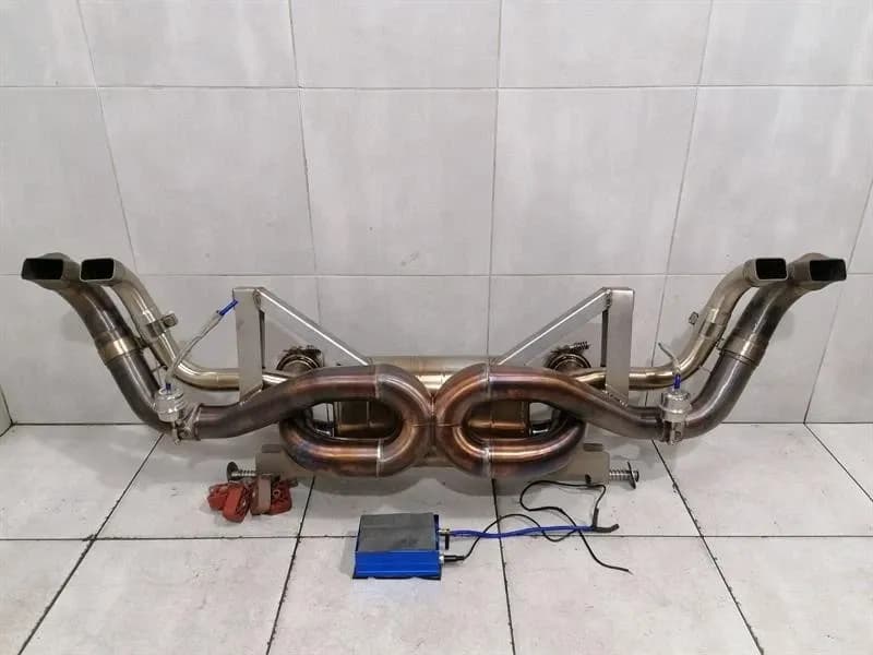 AUDI Audi R8 4S exhaust silencer stainless steel exhaust silencer race valve-