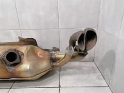AUDI Audi R8 4S V10 RWD exhaust silencer 4S0251051F defects exhaust silencer- — thumbnail 4