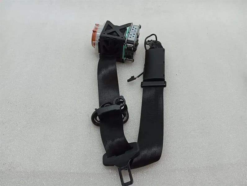 Audi R8 Type 42 Spyder front left seatbelt 427857705E seat belt belt front-