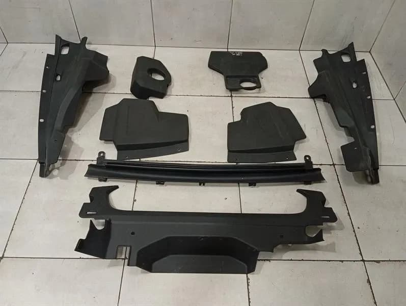 AUDI Audi R8 4S V10 RWD engine cover set 4S0103926D engine cover set V10 FSI-