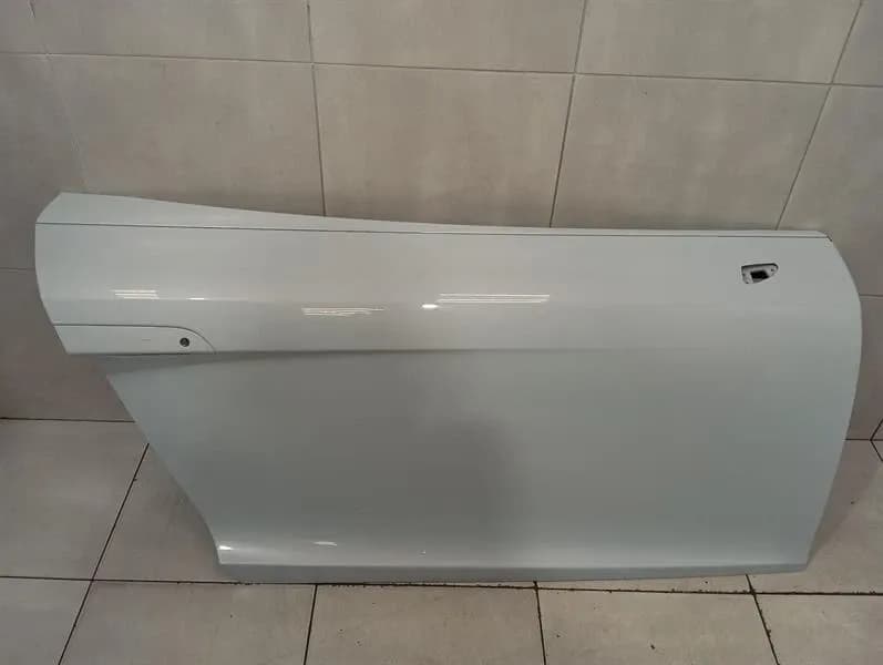 AUDI Audi R8 Type 42 V10 5.2 Spyder right front door 427831052A door front right-
