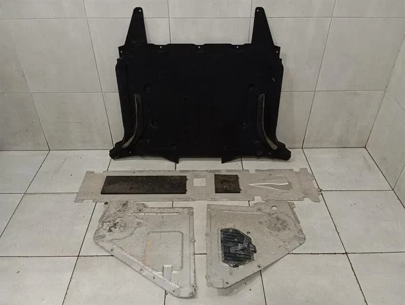 Audi R8 4S V10 RWD Undertray 4S0825208C Underbody Trim-