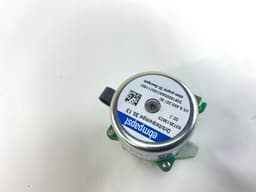 MERCEDES-BENZ 9373513013 9373513015 AdBlue Pump MERCEDES-BENZ E-CLASS (W213) (2016-2023) — thumbnail 1