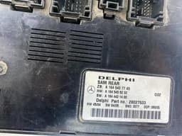 MERCEDES-BENZ 28073722 28041416 28064101 Fuse box MERCEDES-BENZ GL-CLASS (X164) (2006-2012) — thumbnail 2