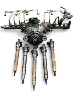 VOLVO 0445010681 31372081 31272690 0445116016 0445215025 30777759 Fuel injection pump, diesel VOLVO S60 II / V60 I (2010-2018) — thumbnail 3
