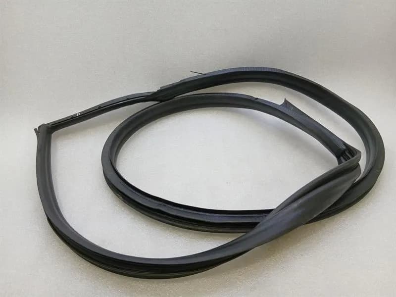 PORSCHE Porsche Cayman 718 Door Seal 98153707602 RH Door Seals -