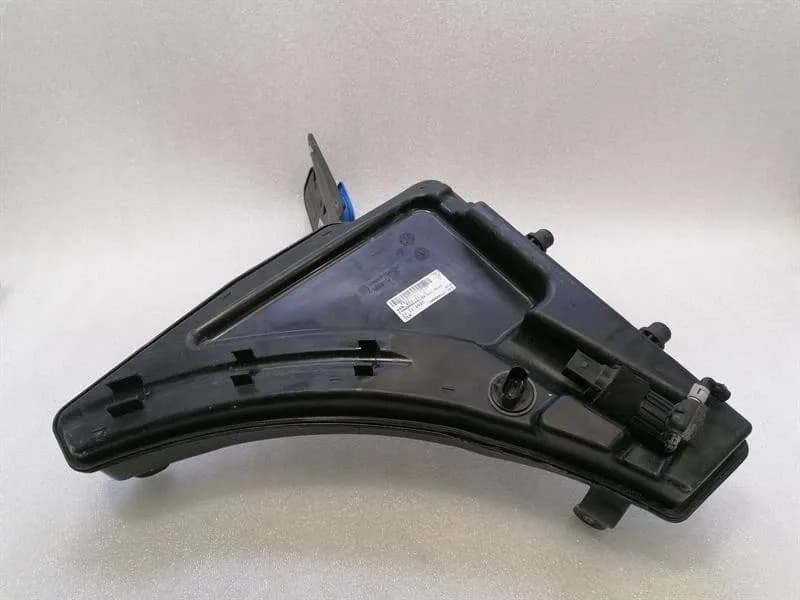 PORSCHE Porsche Macan 95B washer fluid reservoir 95B955451B washer fluid tank -