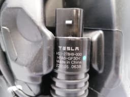 TESLA TESLA MODEL 3 WASHER FLUID RESERVIOR 1643165-00-A RIGHT HAND DRIVE RHD- — thumbnail 4