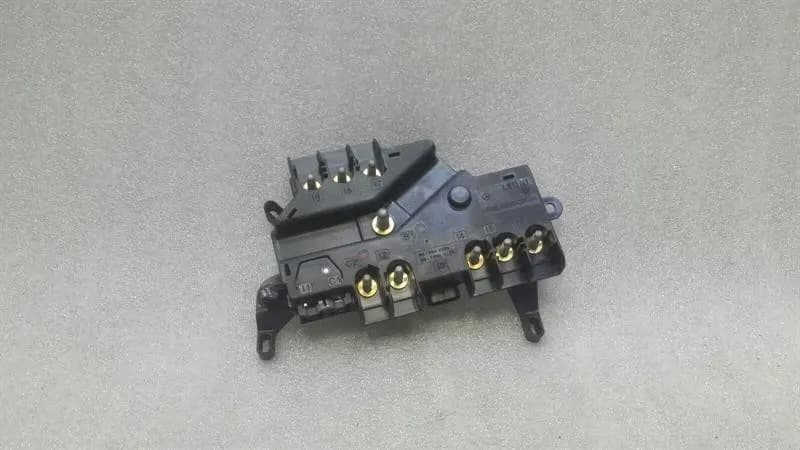 Mercedes CL W217 Fuse Box A2225402650 Fuse Box-