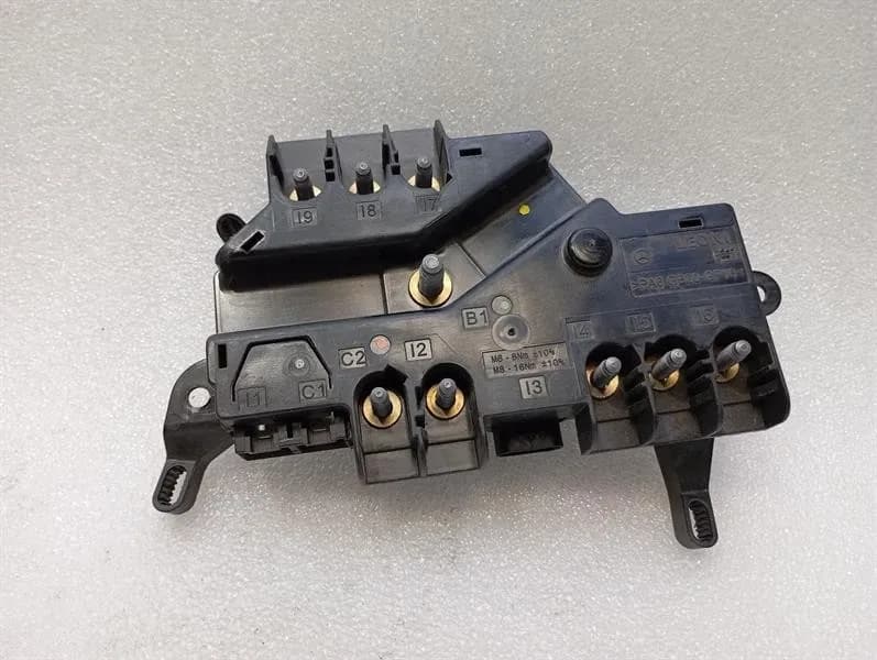 MERCEDES-BENZ Mercedes CL W217 Fuse Box A2225402650 Fuse Box-