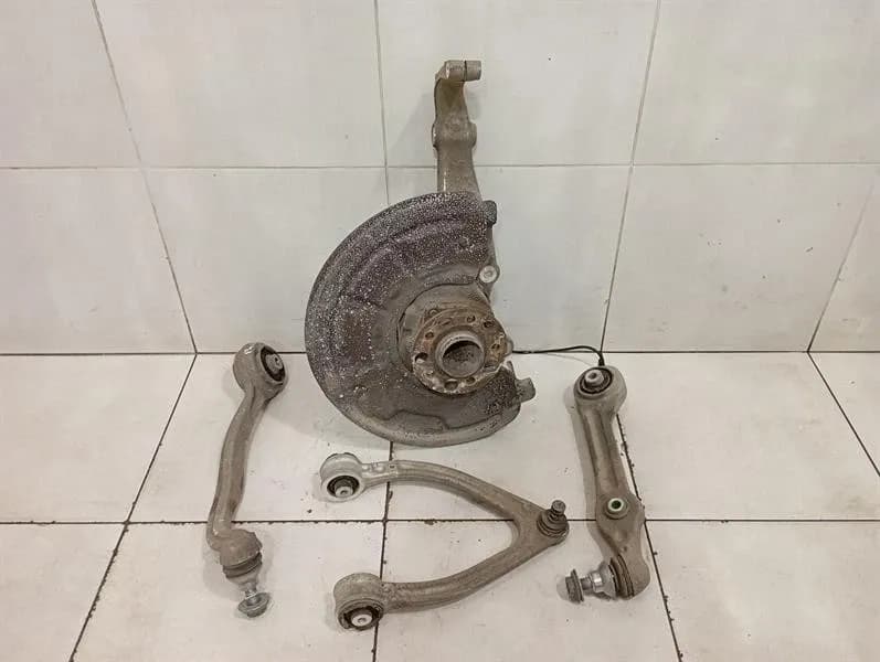 Mercedes CL W217 Left Front Hub A2223321901 Wheel Bearing Housing Front Left -