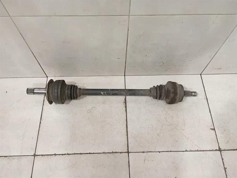 MERCEDES-BENZ Mercedes C63 AMG W204 Left Drive Shaft A2043501610 Drive Shaft Rear Left-