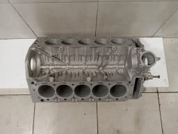 BMW BMW M5 M6 E60 E63 V10 Engine Block S85B50 Motorblok 5.0 V10- — thumbnail 3