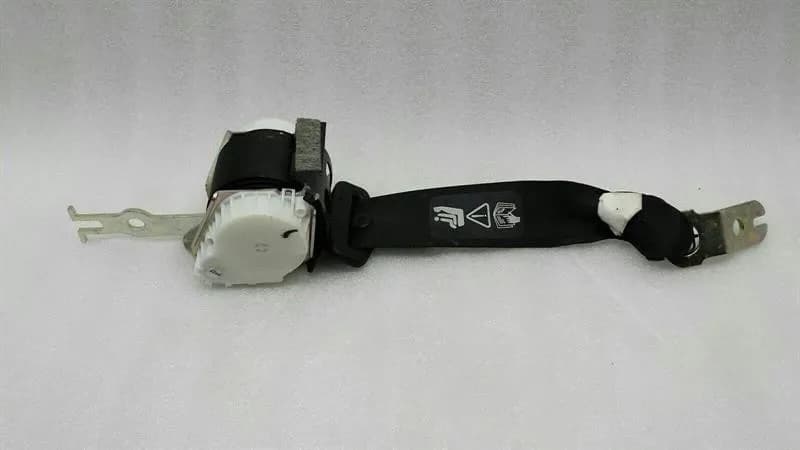 BMW BMW 5 Series E60 rear seat belt 7065849 seat belt belt rear-