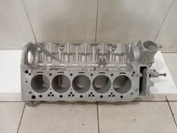 BMW BMW M5 M6 E60 E63 V10 Engine Block S85B50 Motorblok 5.0 V10- — thumbnail 1
