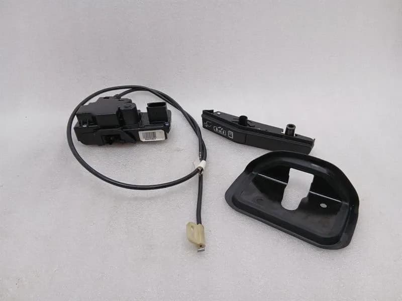 CHEVROLET Chevrolet Corvette C7 Grand Sport Door Lock Right 84293824 Door Lock -